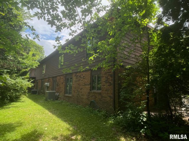 105 N Violet Lane, Carbondale, IL 62901