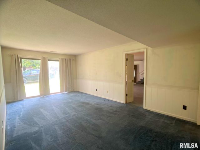 105 N Violet Lane, Carbondale, IL 62901