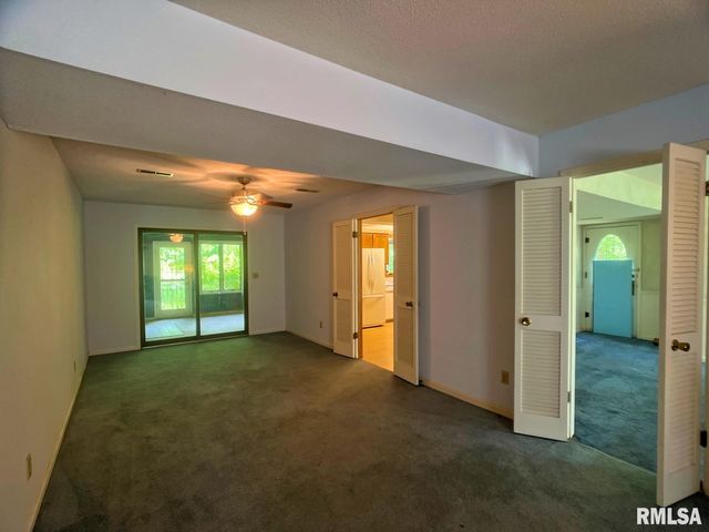 105 N Violet Lane, Carbondale, IL 62901