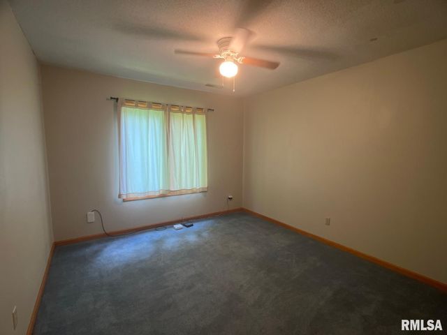 105 N Violet Lane, Carbondale, IL 62901