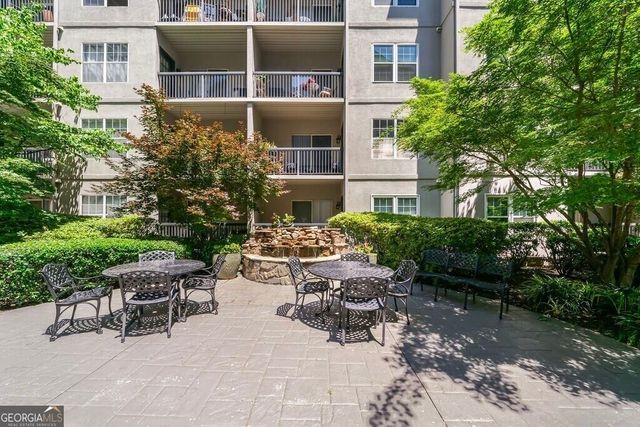 1074 Peachtree Walk NE B220, Atlanta, GA 30309
