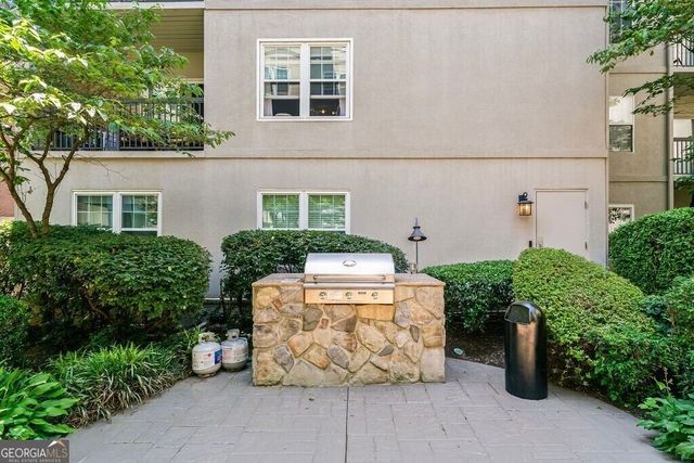 1074 Peachtree Walk NE B220, Atlanta, GA 30309