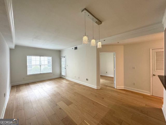 1074 Peachtree Walk NE B220, Atlanta, GA 30309