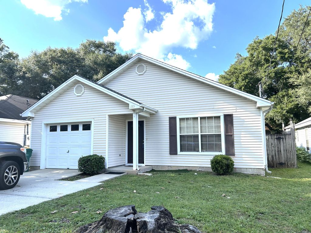115 Oakhill Avenue, Fort Walton Beach, FL 32547