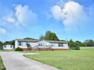 1390 1st Avenue, Starr, SC 29684