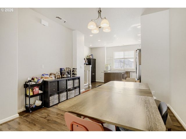 7452 Nw ELISE Ave, Portland, OR 97229