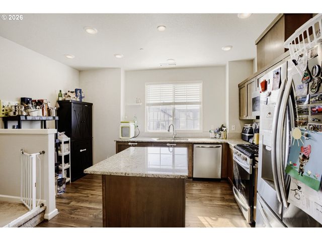 7452 Nw ELISE Ave, Portland, OR 97229