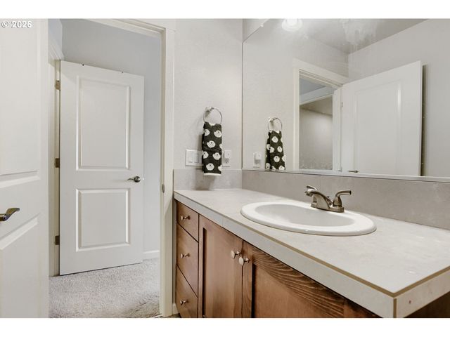 7452 Nw ELISE Ave, Portland, OR 97229