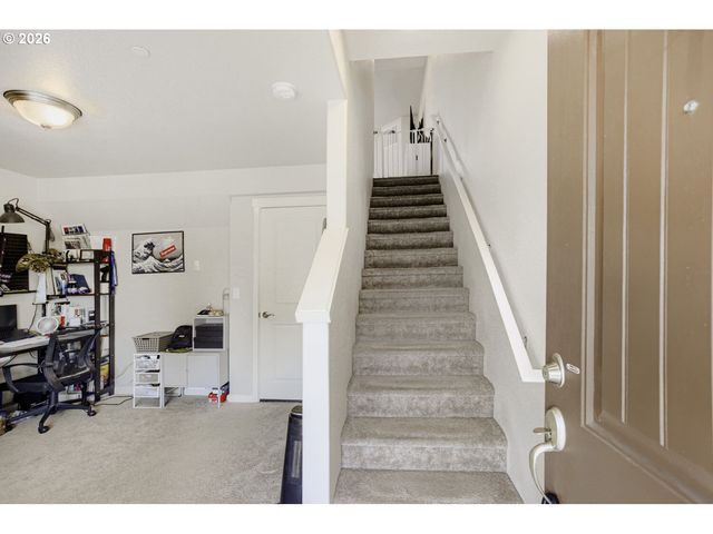 7452 Nw ELISE Ave, Portland, OR 97229