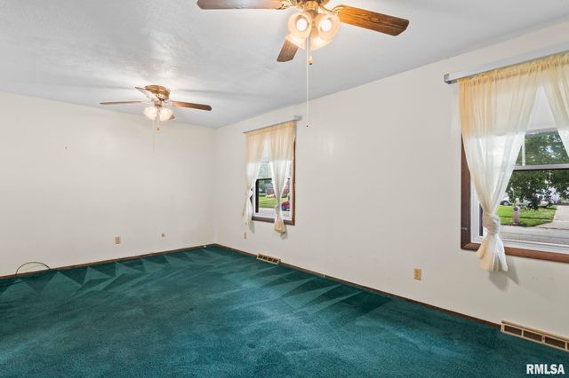 3025 E Griffiths Avenue, Springfield, IL 62702