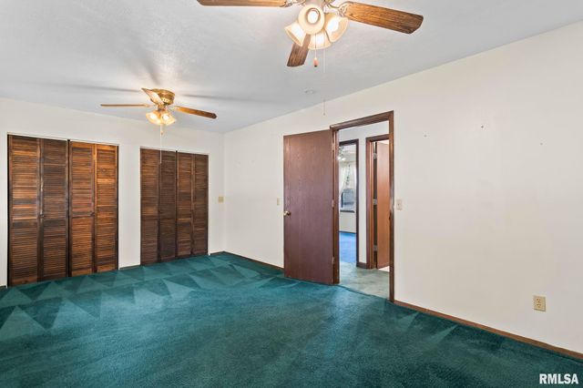 3025 E Griffiths Avenue, Springfield, IL 62702