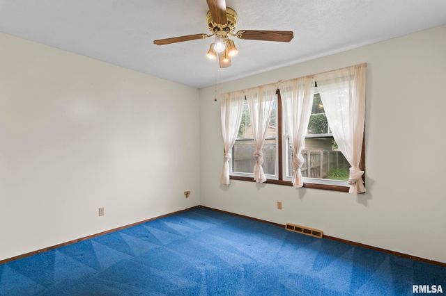 3025 E Griffiths Avenue, Springfield, IL 62702