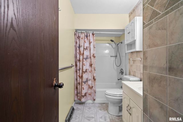 3025 E Griffiths Avenue, Springfield, IL 62702