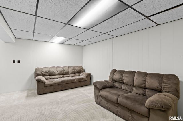 3025 E Griffiths Avenue, Springfield, IL 62702