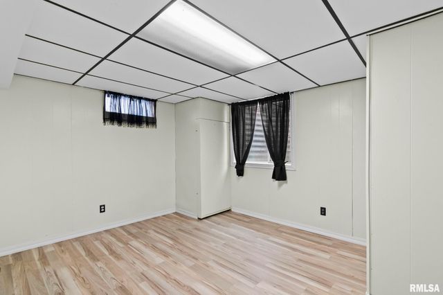 3025 E Griffiths Avenue, Springfield, IL 62702