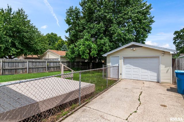 3025 E Griffiths Avenue, Springfield, IL 62702