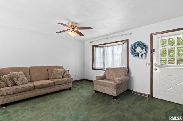3025 E Griffiths Avenue, Springfield, IL 62702