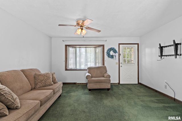 3025 E Griffiths Avenue, Springfield, IL 62702