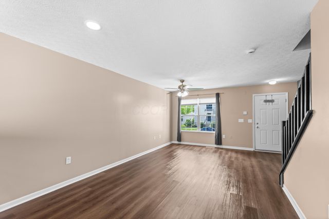 7274 Colonial Affair Drive, 11, New Albany, OH 43054