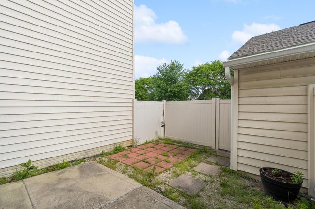 7274 Colonial Affair Drive, 11, New Albany, OH 43054