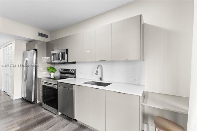 435 21st Street 111, Miami Beach, FL 33139