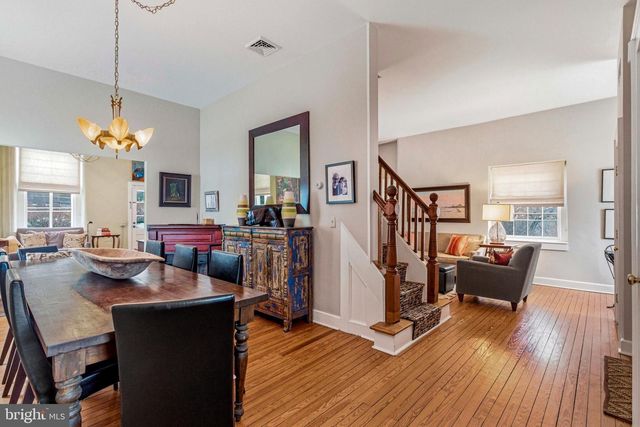 1 WILSON DR, Stockton, NJ 08559