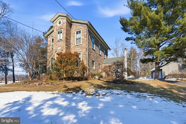 1 WILSON DR, Stockton, NJ 08559