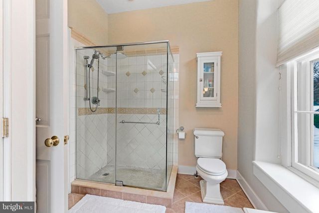 1 WILSON DR, Stockton, NJ 08559