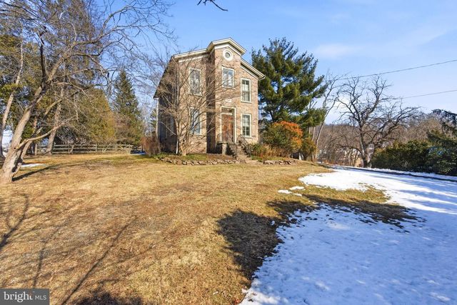1 WILSON DR, Stockton, NJ 08559