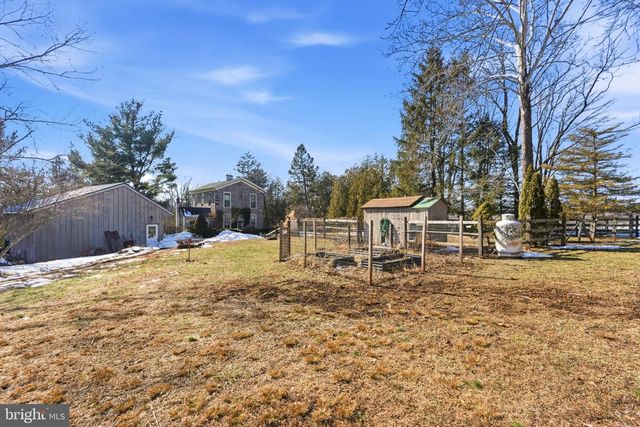 1 WILSON DR, Stockton, NJ 08559