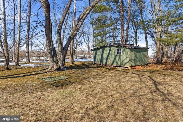 1 WILSON DR, Stockton, NJ 08559