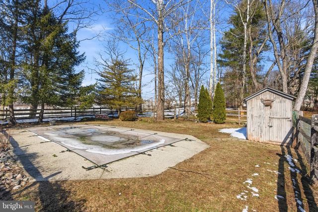 1 WILSON DR, Stockton, NJ 08559
