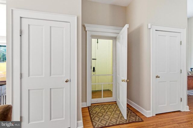 1 WILSON DR, Stockton, NJ 08559