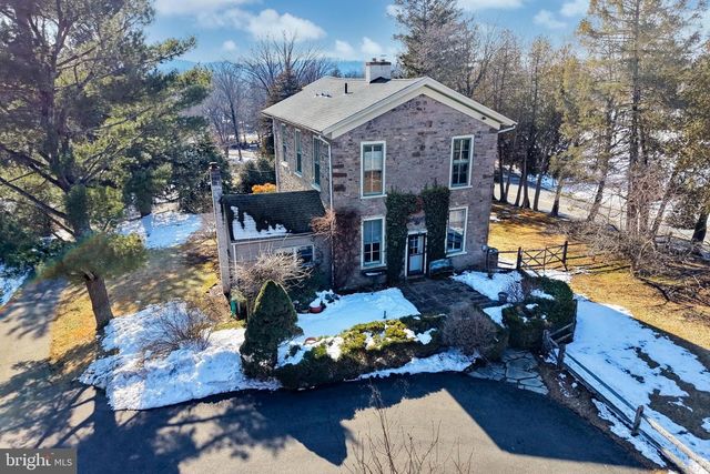 1 WILSON DR, Stockton, NJ 08559