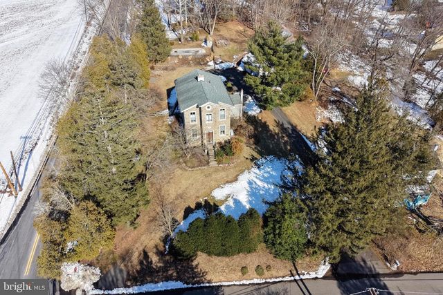 1 WILSON DR, Stockton, NJ 08559