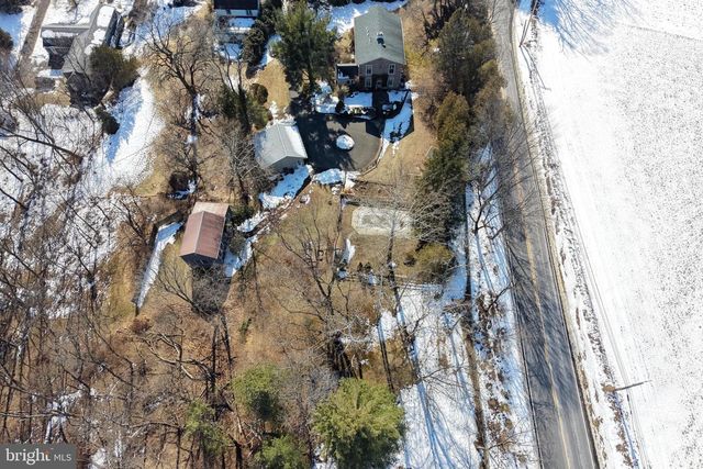 1 WILSON DR, Stockton, NJ 08559