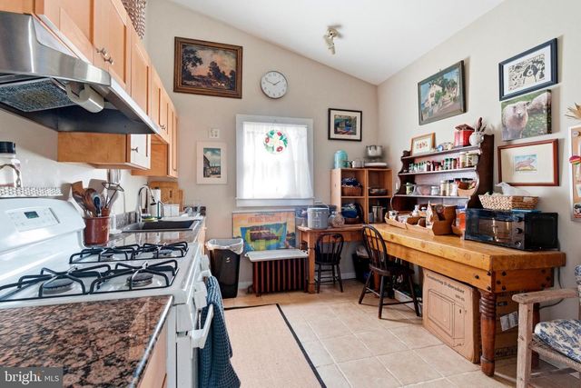 1 WILSON DR, Stockton, NJ 08559