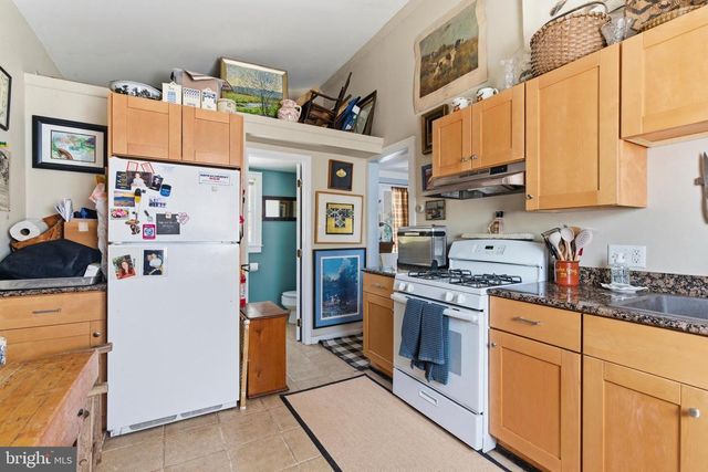 1 WILSON DR, Stockton, NJ 08559