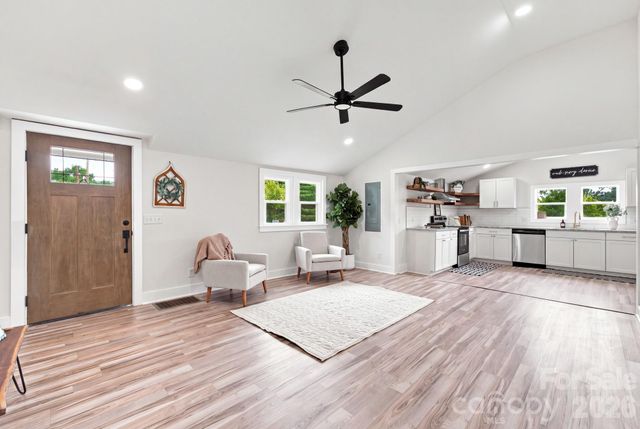 1325 King Road, Salisbury, NC 28146