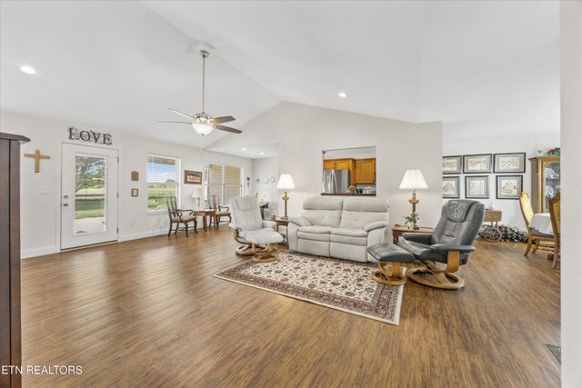 155 Wind Chase Way, Madisonville, TN 37354