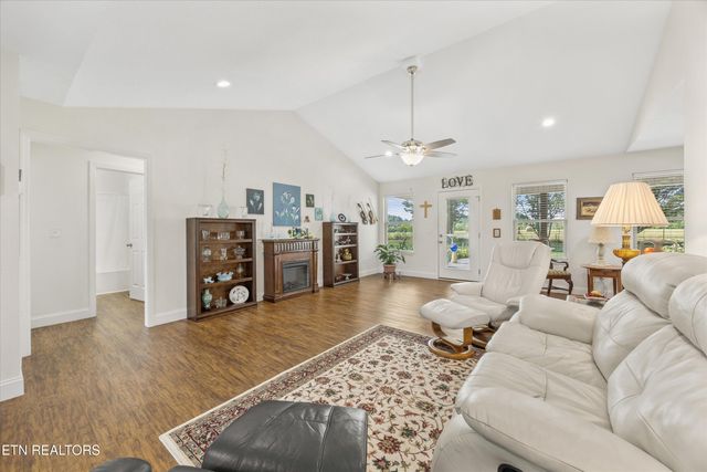 155 Wind Chase Way, Madisonville, TN 37354