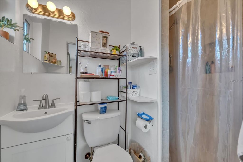 Image 18 of property listing at 715 ALCAZAR AVENUE, Ormond Beach, FL 32174