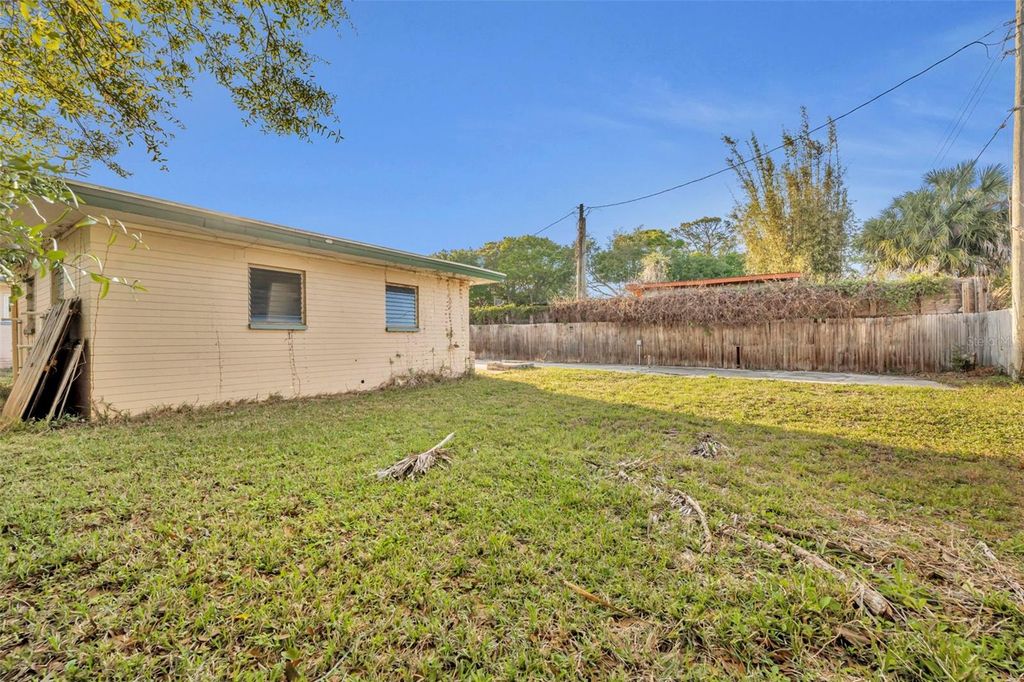 Image 33 of property listing at 715 ALCAZAR AVENUE, Ormond Beach, FL 32174