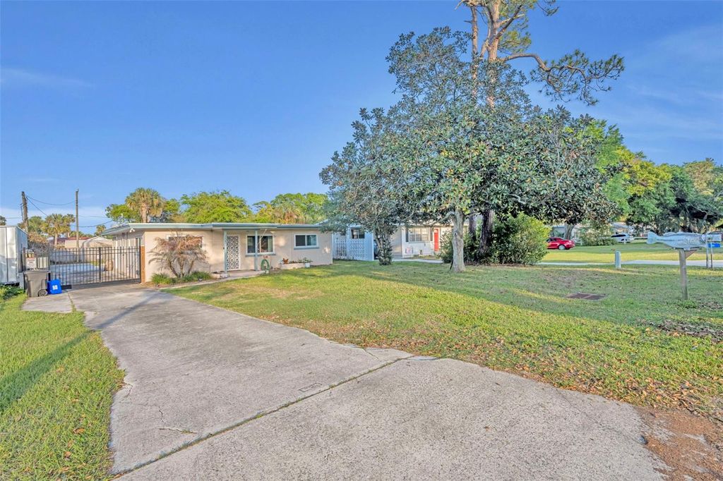 Image 37 of property listing at 715 ALCAZAR AVENUE, Ormond Beach, FL 32174