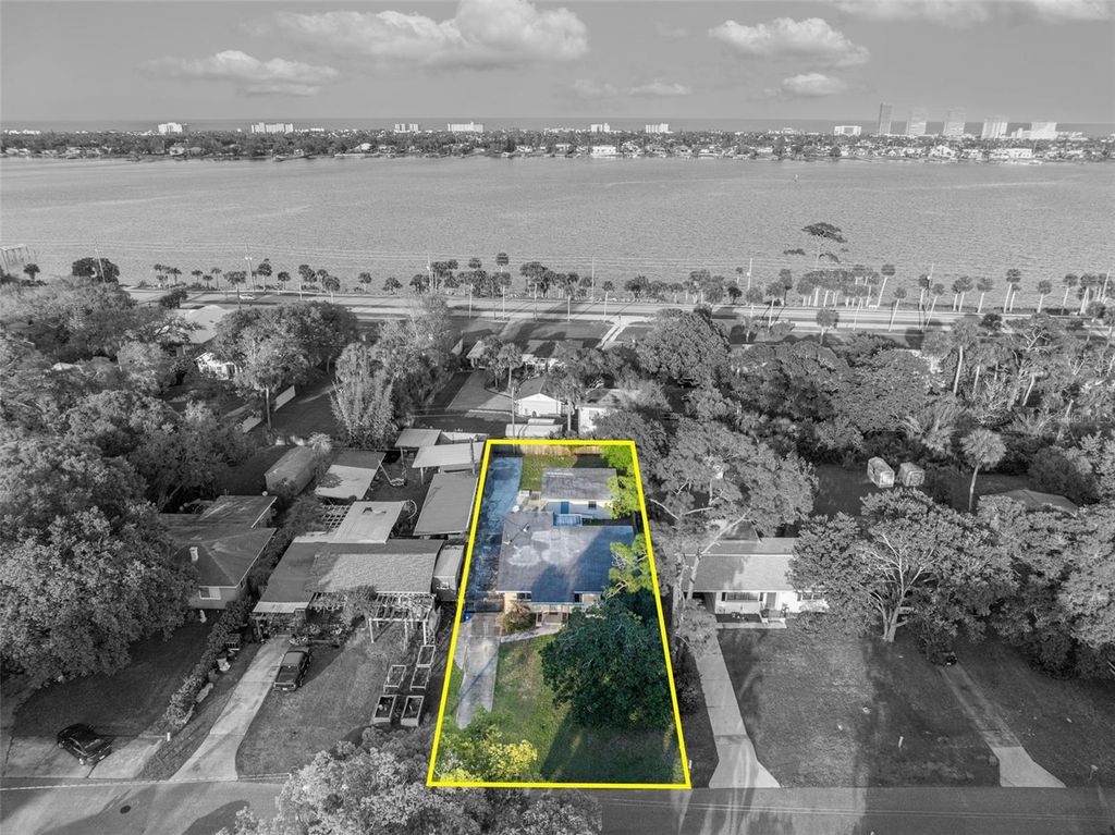 Image 43 of property listing at 715 ALCAZAR AVENUE, Ormond Beach, FL 32174