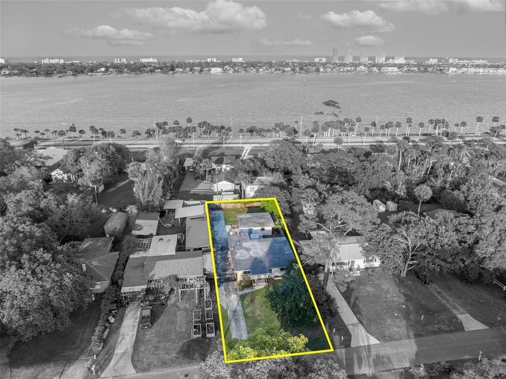 Image 44 of property listing at 715 ALCAZAR AVENUE, Ormond Beach, FL 32174