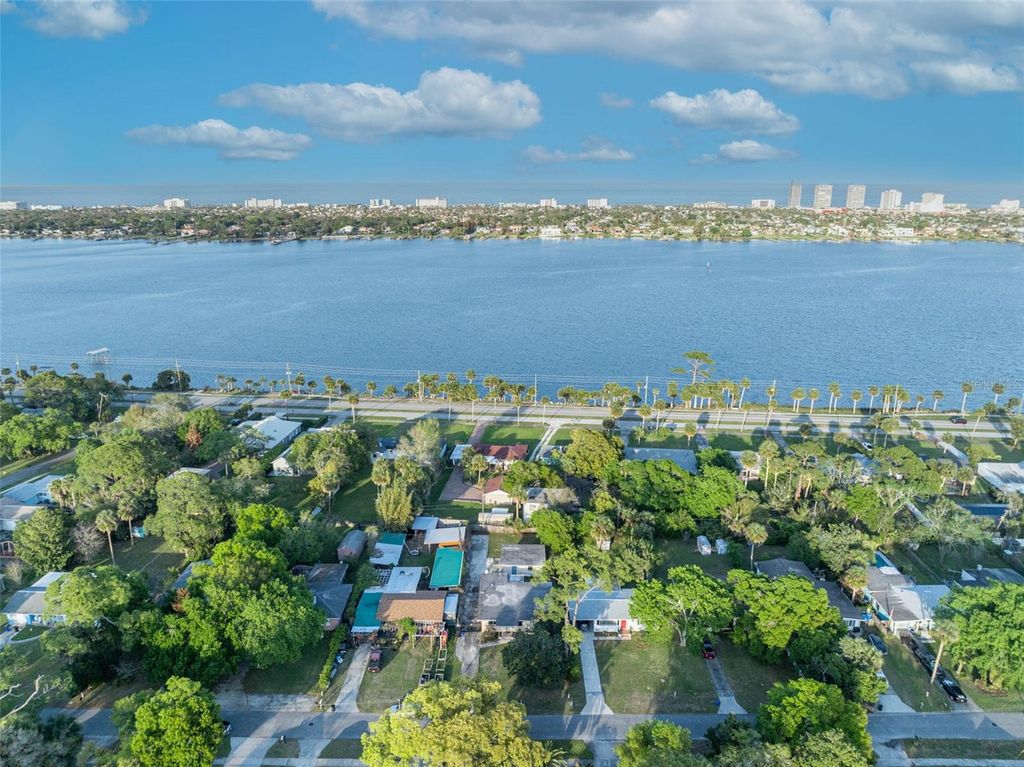 Image 47 of property listing at 715 ALCAZAR AVENUE, Ormond Beach, FL 32174