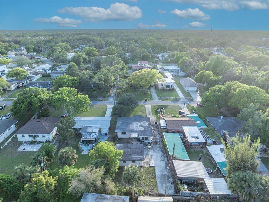 Image 48 of property listing at 715 ALCAZAR AVENUE, Ormond Beach, FL 32174