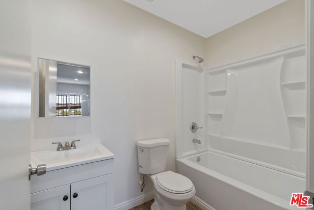 945 N Ditman Avenue, Los Angeles, CA 90063