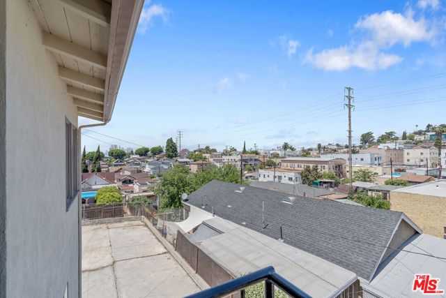 945 N Ditman Avenue, Los Angeles, CA 90063
